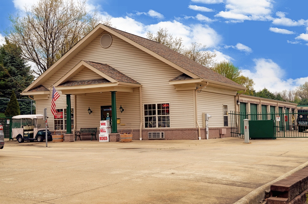 SVN SUMMIT COMMERCIAL REAL ESTATE GROUP, LLC COMPLETES SALE OF EASTWOOD SELF STORAGE
 IN AKRON, OHIO FOR $1,500,000.

AKRON, OHIO, November 30, 2018: SVN Summit Commercial Real Estate Group, LLC, one of the nation’s premier net lease brokerage firms, has completed the sale of Eastwood Self Storage, a 28,000 square foot 174-unit storage facility located at 2007 Eastwood Avenue in Akron, Ohio to Summit Self Storage Eastwood, LLC in the amount of $1,500,000.
Jerry Fiume, SIOR, CCIM of SVN Summit Commercial Real Estate Group, LLC represented the both parties in the transaction.

“Eastwood Self Storage is one of the best facilities in our marketplace and has a long history of great service.  Summit Self Storage will benefit from this foundation as they continue to improve the services provided.’   

Located near Interstate 76 and State Route 91 in Akron/Tallmadge, Eastwood Self Storage is a state of the art self-storage facility that services the Akron and suburban markets.